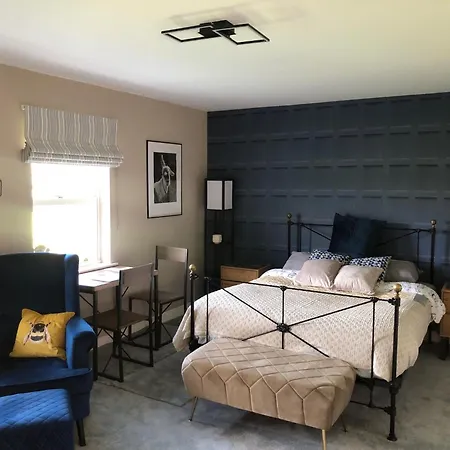 Boutique En-suite Bedroom Cork * Mallow